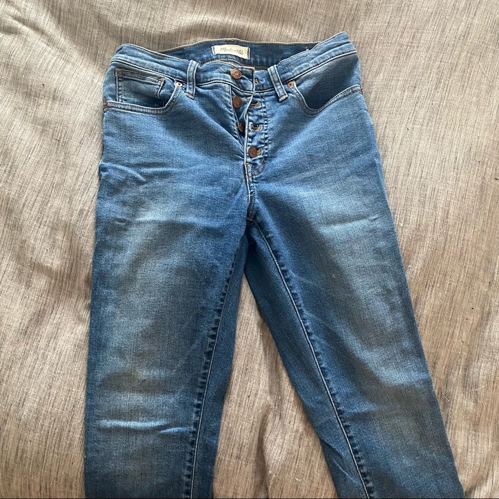 SOLD ✴️ Madewell medium wash crop jean